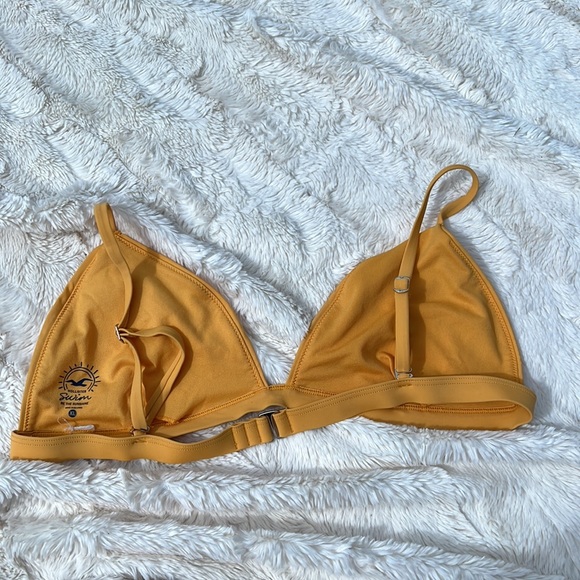 Hollister swim top - Picture 2 of 3